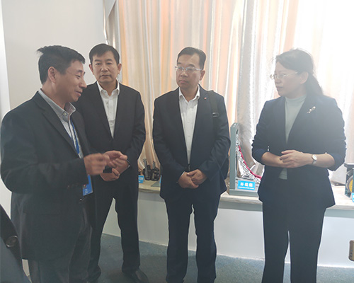 山东省枣庄市委常委 峄城区委书记于玉一行参观江南·体育(JN SPORTS)官方网站公司展示厅(2019)